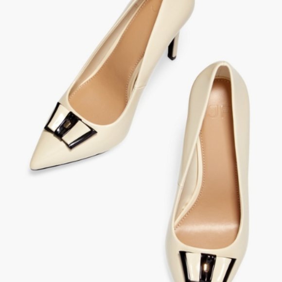 Gisselle Bow Pump - Picture 2 of 7